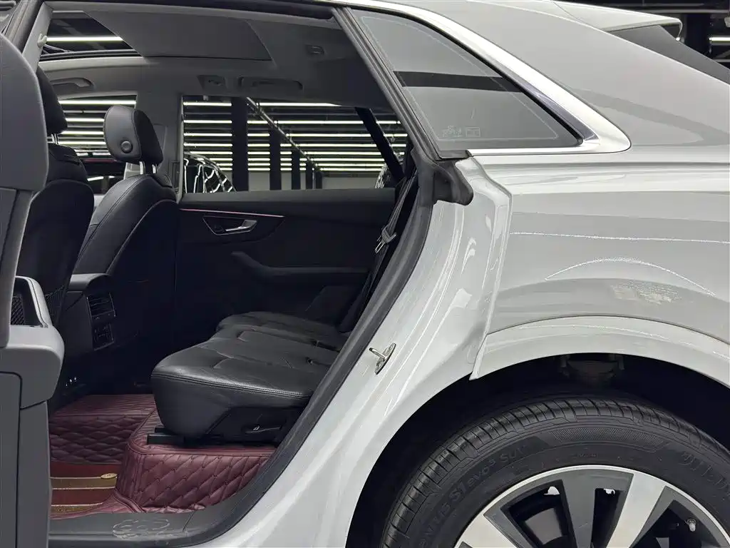 Audi Q8 55 TFSI Luxury Dynamic