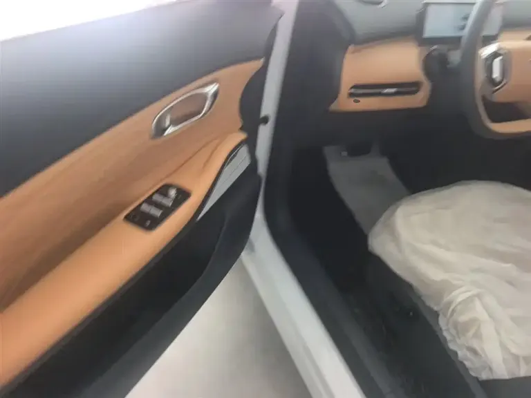 Geely Galaxy Starship 7 120 km Explorer +