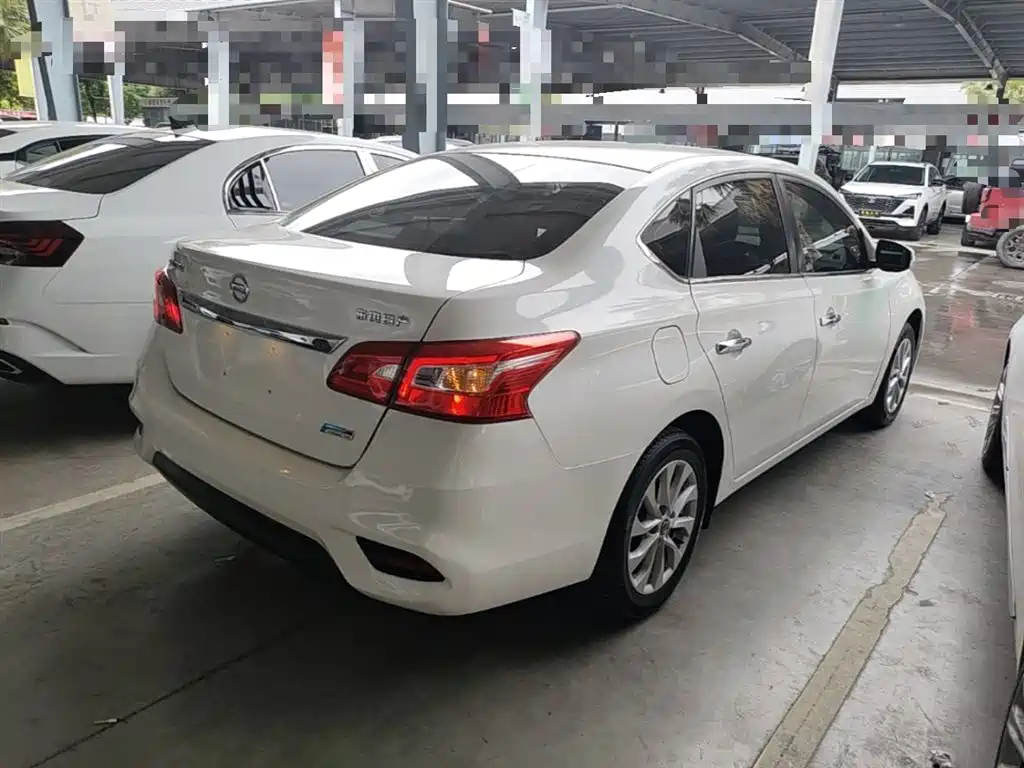 Sylphy 1.6 XV CVT Connected Premium CN-VI