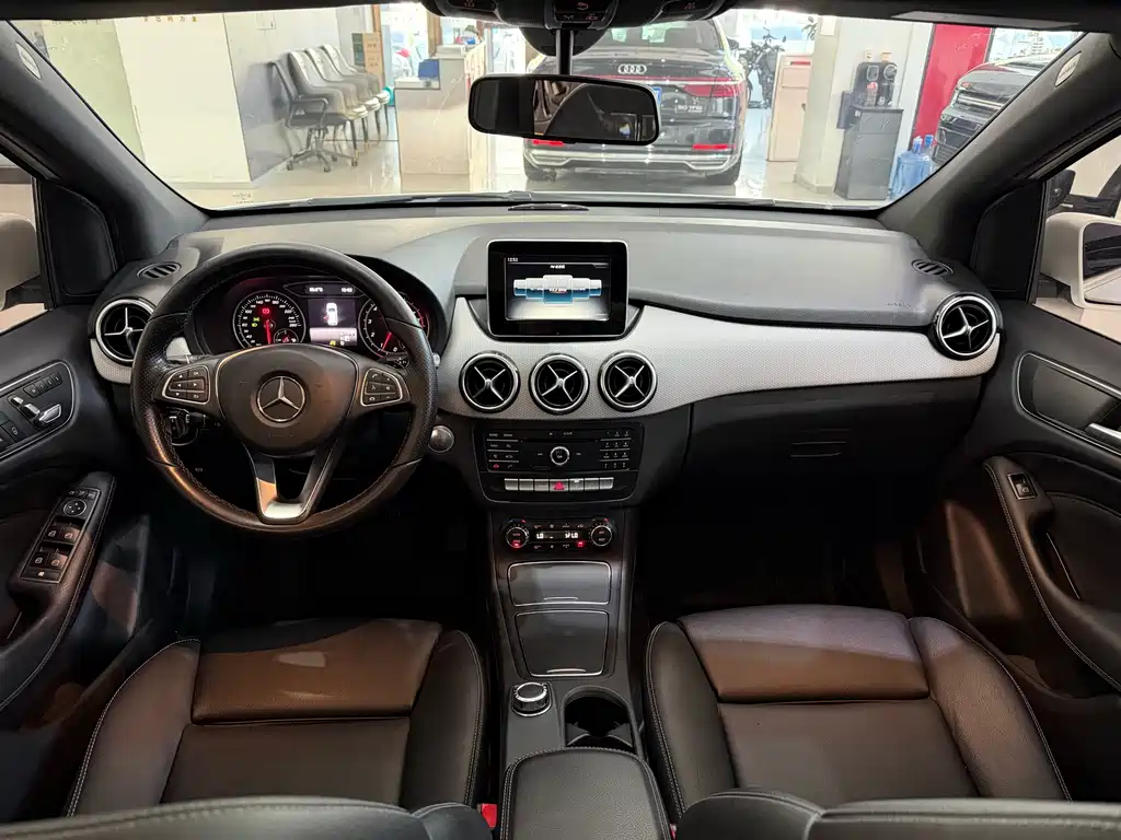 Mercedes-Benz B-Class B 200 Fashion