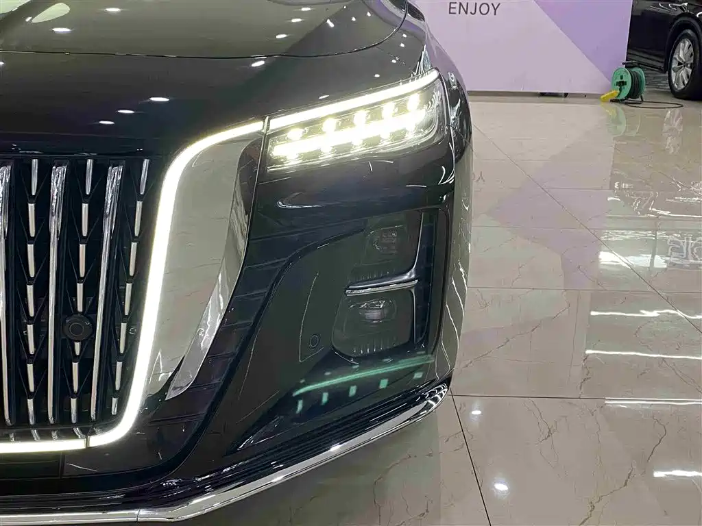 Hongqi H5 2.0 T Auto Connected Flagship Enjoyment