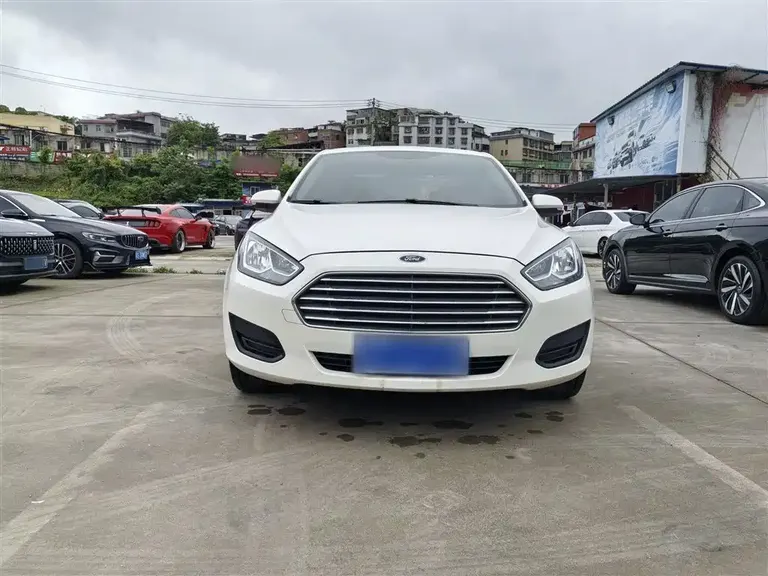 Ford Escort Facelift 1.5 L Auto Quality Enjoyment( ) CN-VI