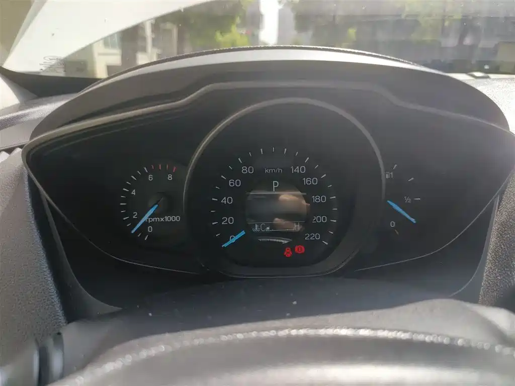 Escort Facelift 1.5 L Auto Quality Enjoyment( ) CN-VI