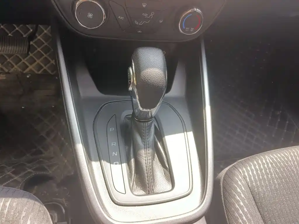 Escort Facelift 1.5 L Auto Quality Enjoyment( ) CN-VI