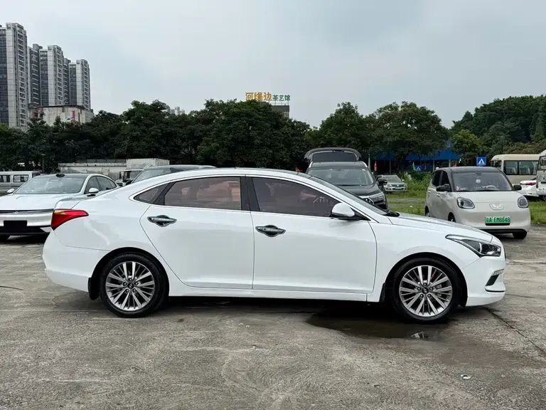 Hyundai Mistra 1.8 L Auto Intelligent GLS CN-V