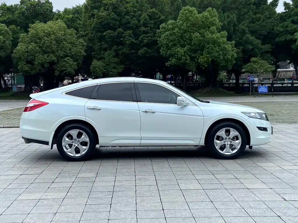 Crosstour 2.4 L Luxury
