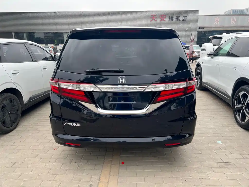 Odyssey Facelift 2.4 L Supreme