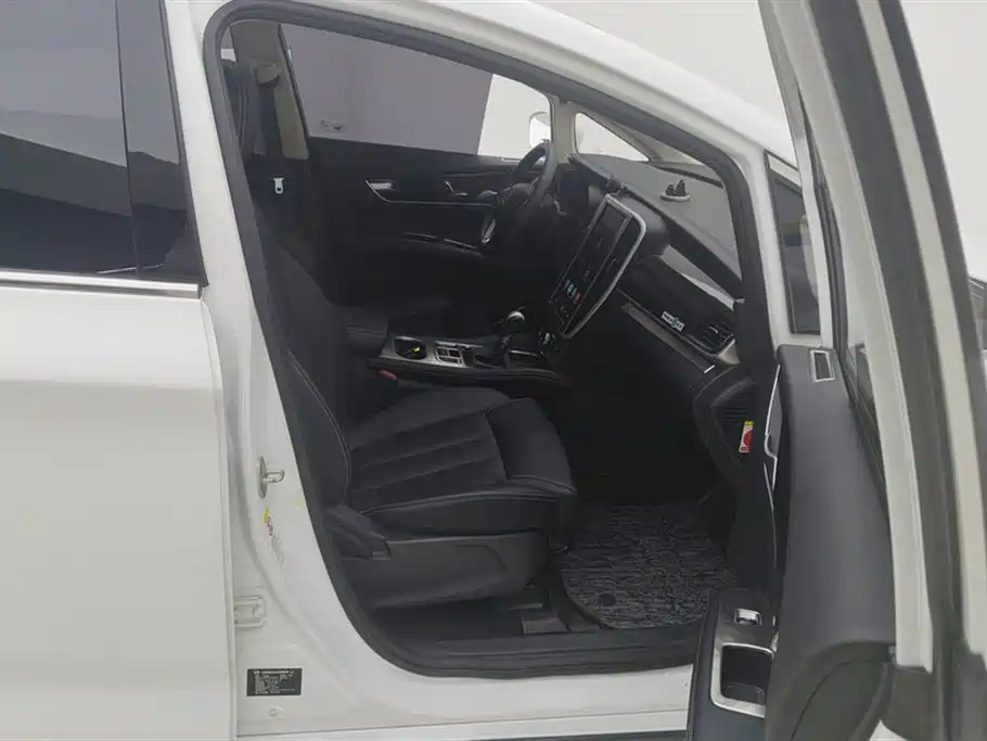 Song MAX 1.5 T Auto Connected Distinguished 7-seat