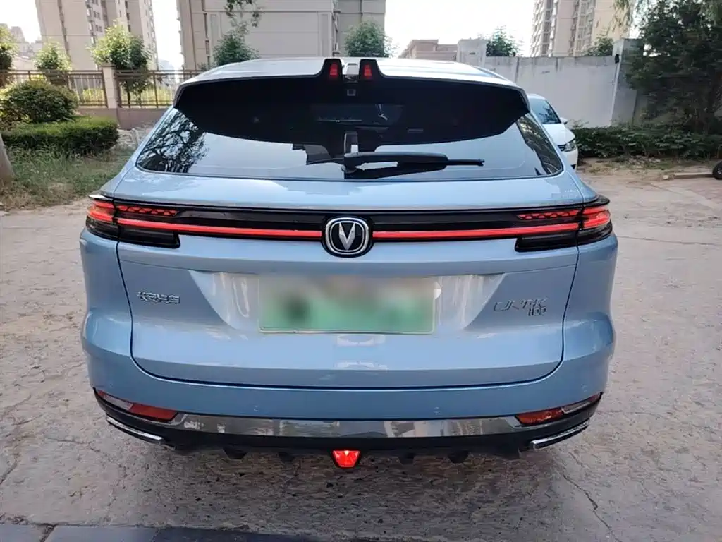 Changan UNI-K iDD Blue Whale iDD 130 km 1.5 T Outstanding