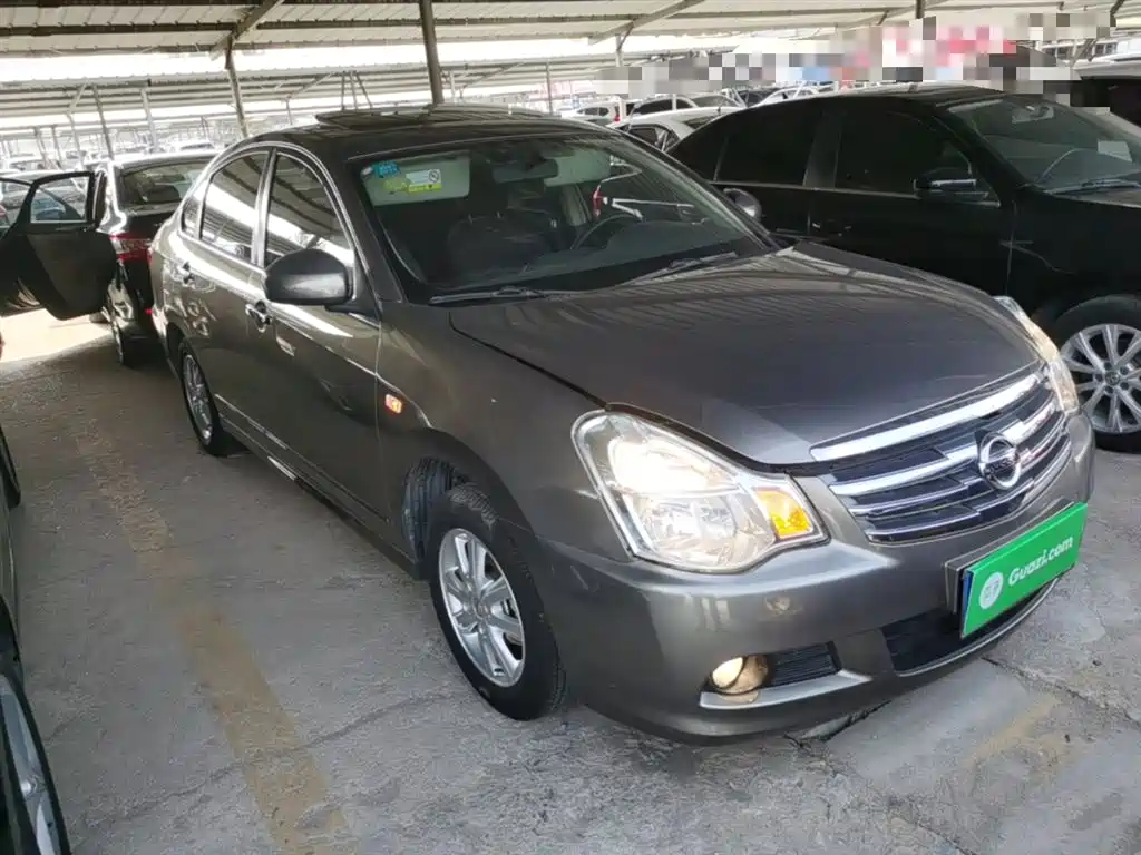 Sylphy Classic 1.6 XE+ CVT Connected Leading
