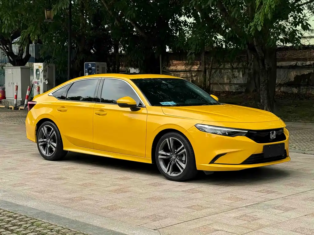 Integra 240 TURBO CVT Premium