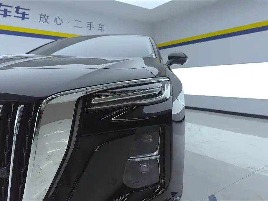Hongqi H5 1.5 T DCT Connected Flagship Charm