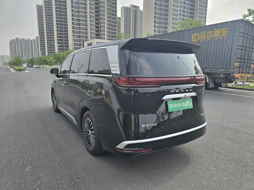 Denza D9 DM-i Smart Drive 1020 4 WD Distinguished