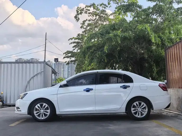 Geely Emgrand Sedan 1.5 L CVT Upward