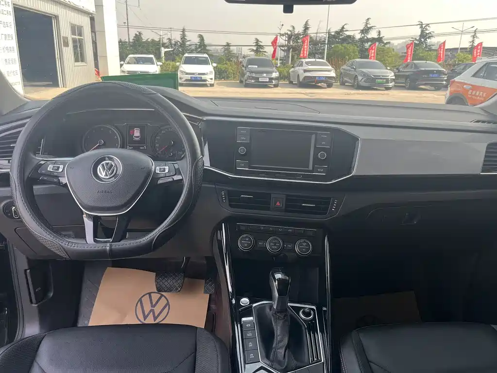 Tayron 330 TSI 2 WD Luxury CN-VI