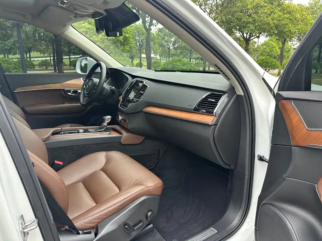 Volvo XC90 Facelift T6 Smart Ease Luxury 7-seat