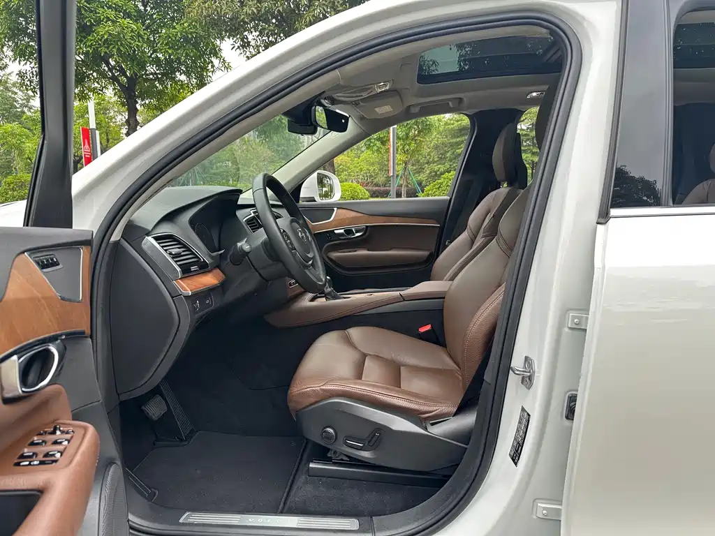 Volvo XC90 Facelift T6 Smart Ease Luxury 7-seat