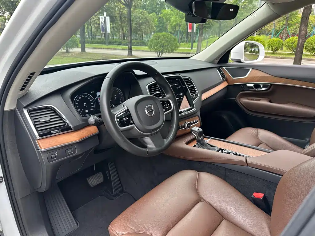 Volvo XC90 Facelift T6 Smart Ease Luxury 7-seat