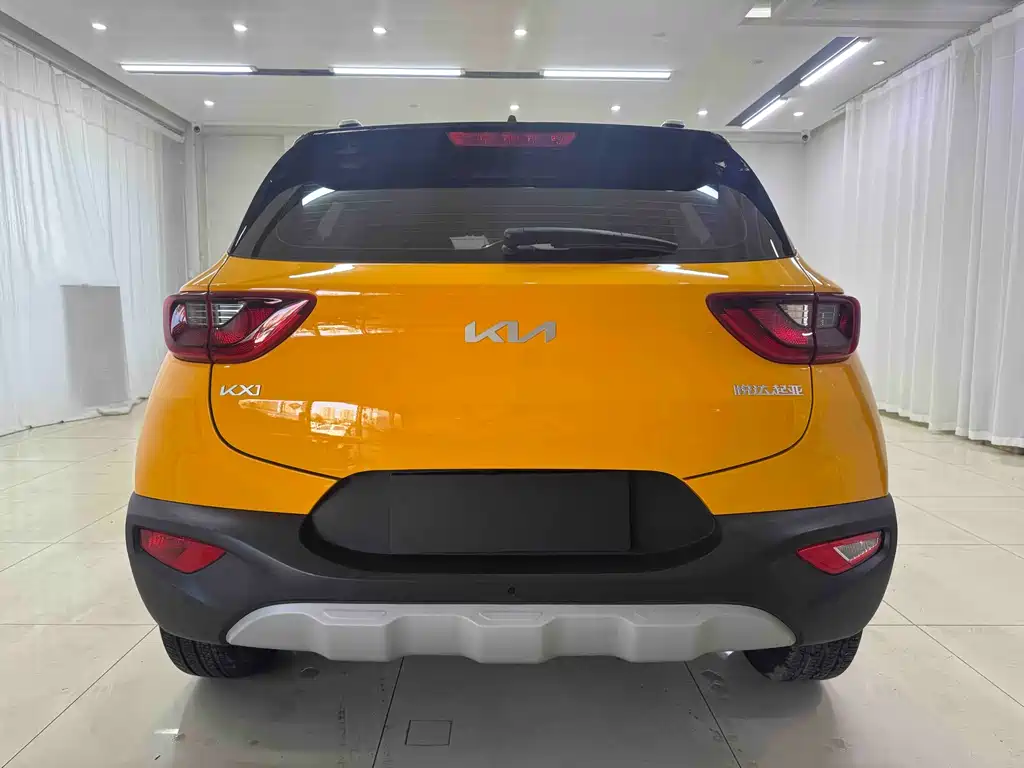 Stonic 1.4 L CVT Fun Enjoyment Sunroof