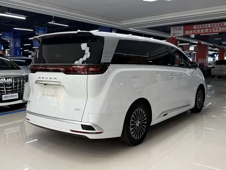 Denza D9 DM-i 1040 Distinguished