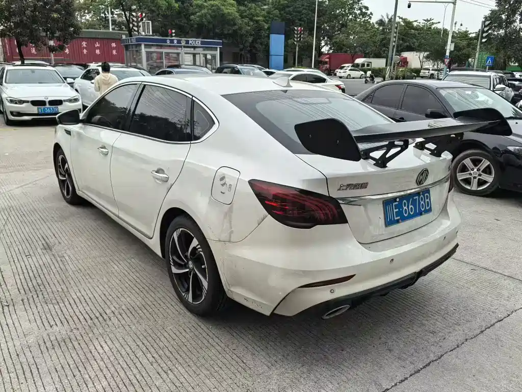 MG6 1.5 T Auto Leading Trend