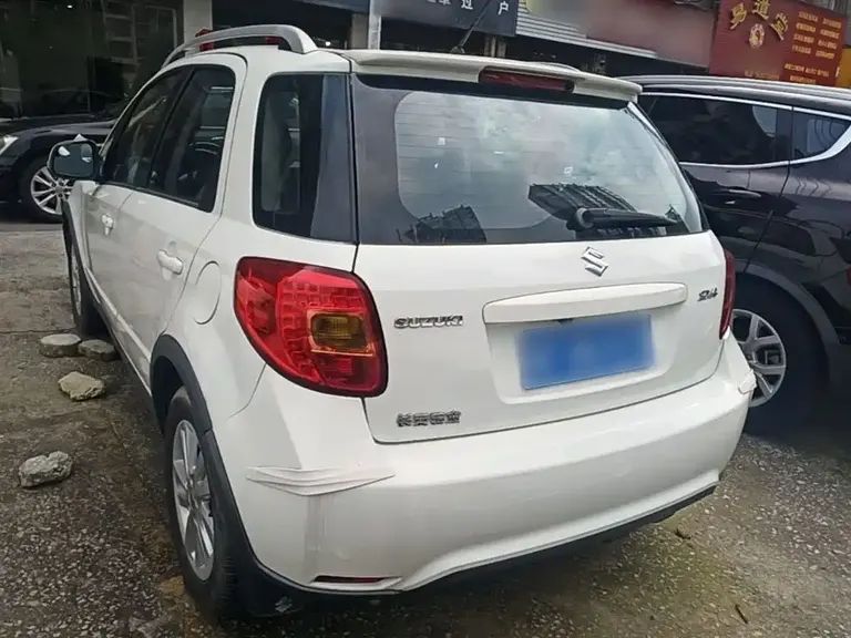 Suzuki SX4 1.6 L Auto Cool Sharp