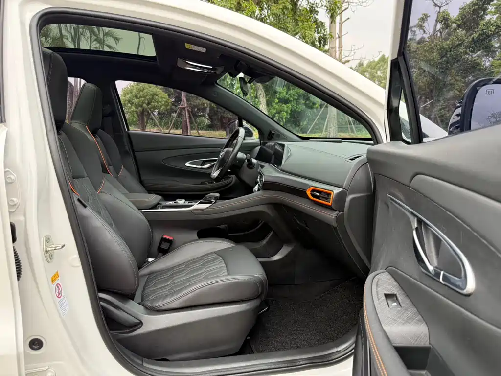 Changan UNI-T 1.5 T Sport Distinguished