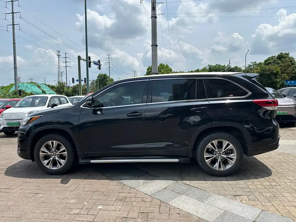 Highlander 2.0 T 2 WD Elite 5-seat