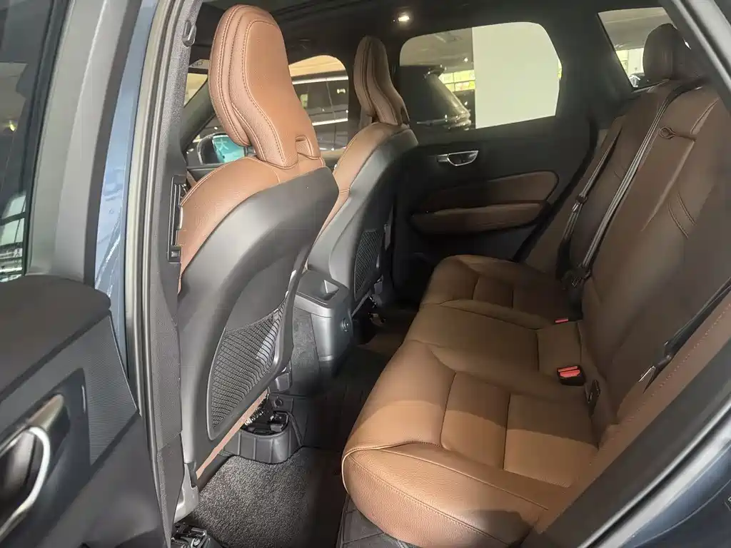 Volvo XC60 PHEV PHEV Hybrid Long Range 4 WD Smart Vision Luxury
