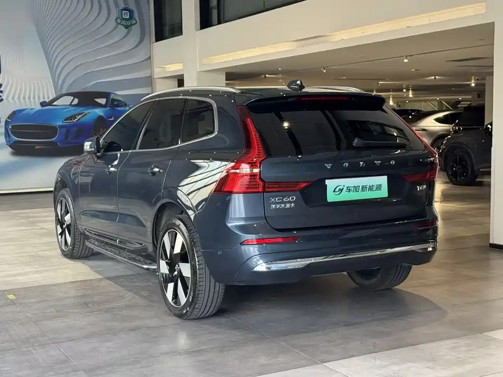 Volvo XC60 PHEV PHEV Hybrid Long Range 4 WD Smart Vision Luxury