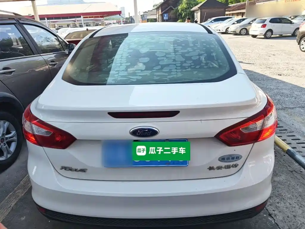 Focus Sedan 1.6 L Manual Comfort
