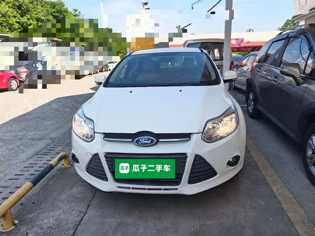 Focus Sedan 1.6 L Manual Comfort