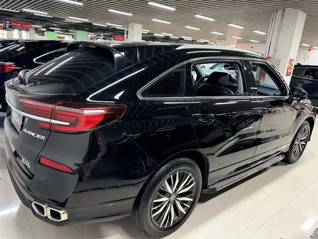Avancier 370 TURBO 4 WD Premium