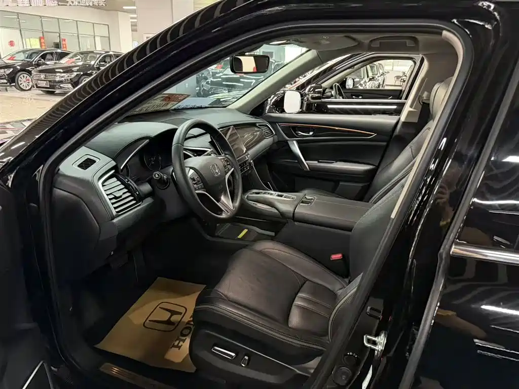 Avancier 370 TURBO 4 WD Premium