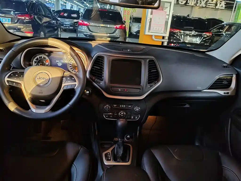 Cherokee 2.4 L Leading Intelligent