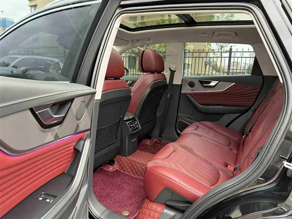 Hongqi HS5 2.0 T 4 WD Flagship Enjoyment Pro