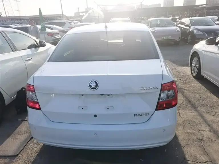 Skoda Rapid 1.6 L Auto Smart Select
