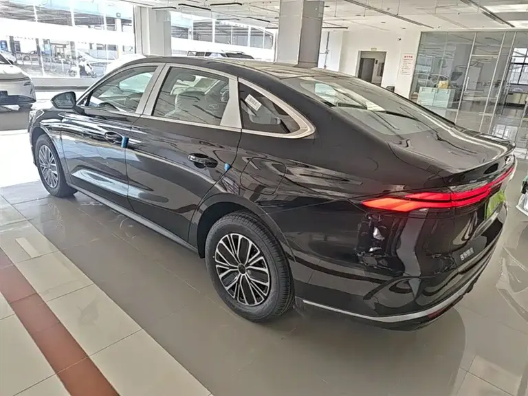 Geely Galaxy Xingyao 6 60 km Sailing