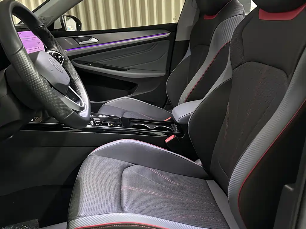 Lamando Lamando L 280 TSI DSG Spicy Cool