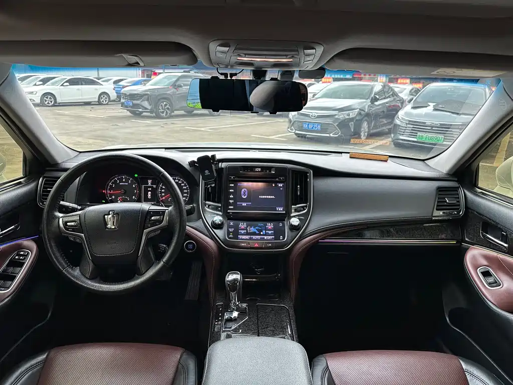 Crown 2.0 T Sport