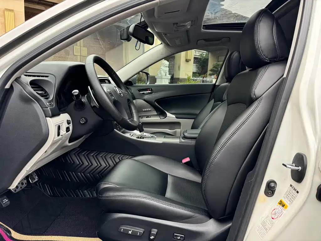 Lexus IS 300