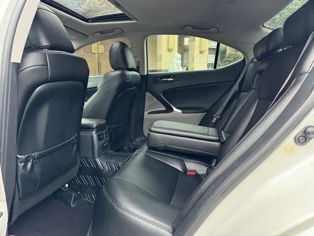 Lexus IS 300