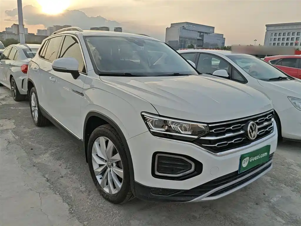 Tayron 330 TSI 2 WD Luxury Connected Pro