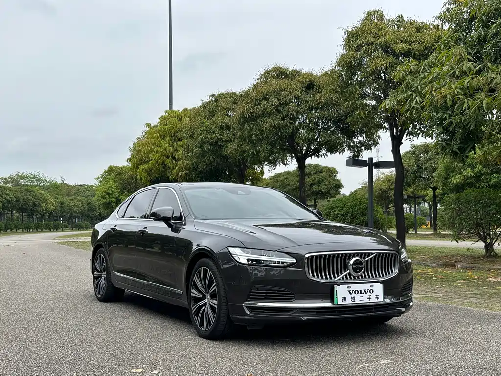 Volvo S90 PHEV 沃尔沃S90插电式混动 2021款 T8 E驱混动 智雅豪华版