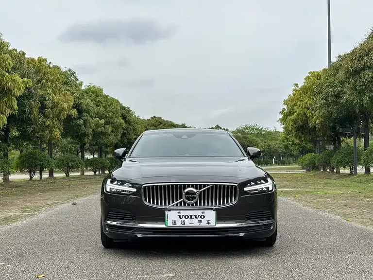 Volvo S90 PHEV 沃尔沃S90插电式混动 2021款 T8 E驱混动 智雅豪华版