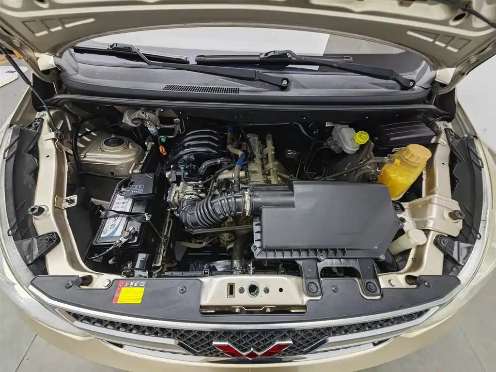 Wuling Rongguang V 五菱荣光V 2018款 1.2 L标准型