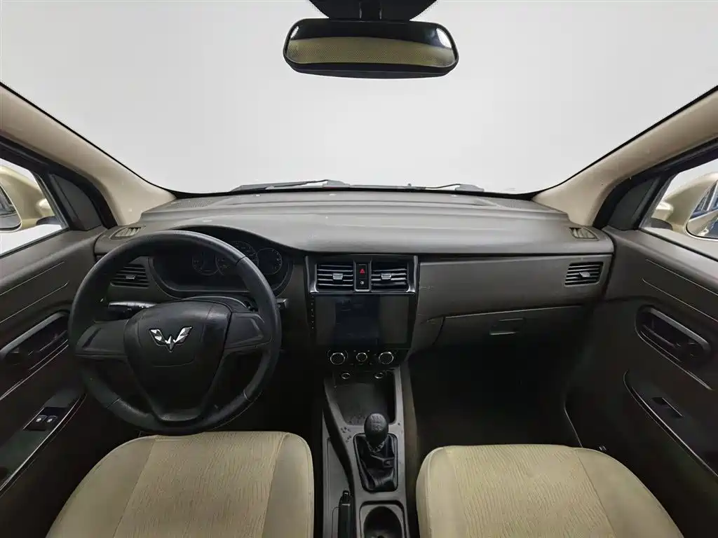 Wuling Rongguang V 五菱荣光V 2018款 1.2 L标准型