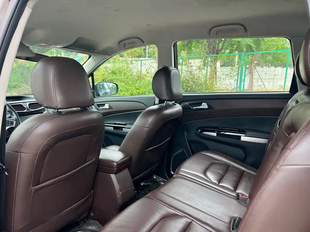 Family F7 1.5 T 7-seat Auto Standard