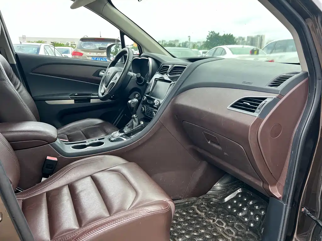 Family F7 1.5 T 7-seat Auto Standard