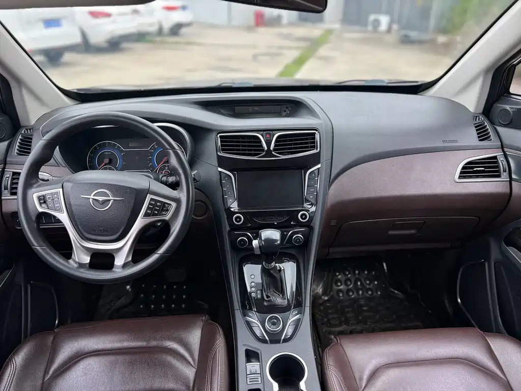 Family F7 1.5 T 7-seat Auto Standard